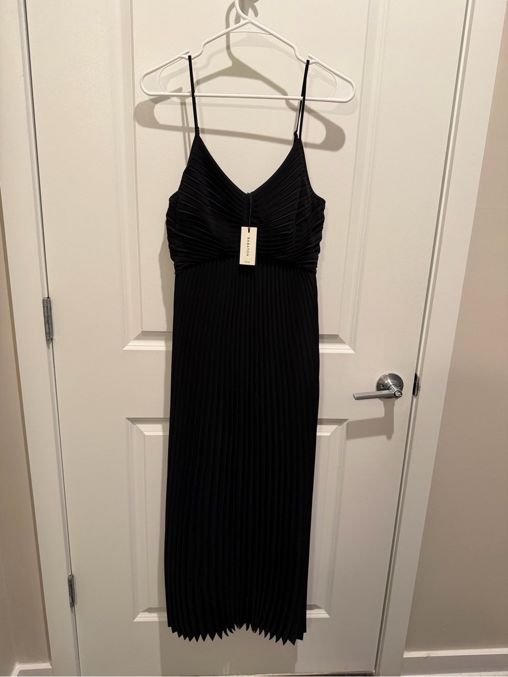 Babaton Black Pleated V‑Neck Midi Dress